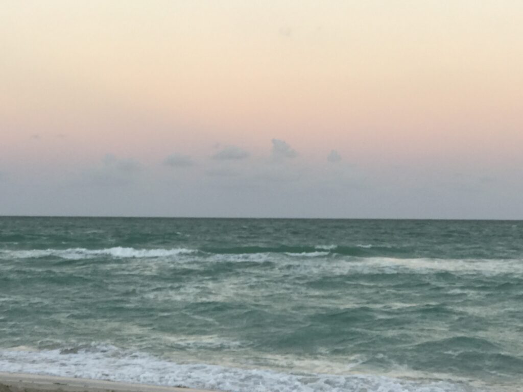 ים וששמש שוקעת