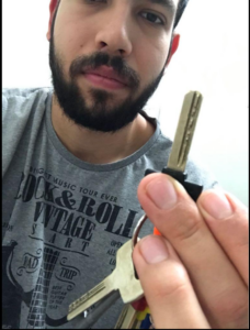 עבד מחזיק מפתח